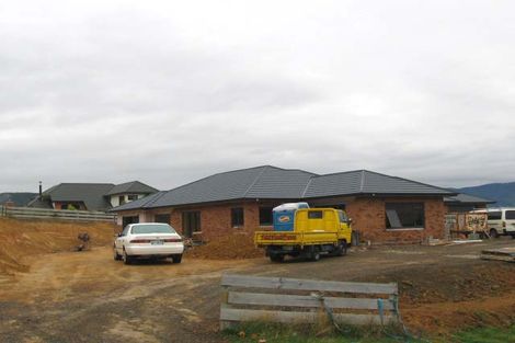 Photo of property in 8 Grace Nicholls Grove, Riverstone Terraces, Upper Hutt, 5018