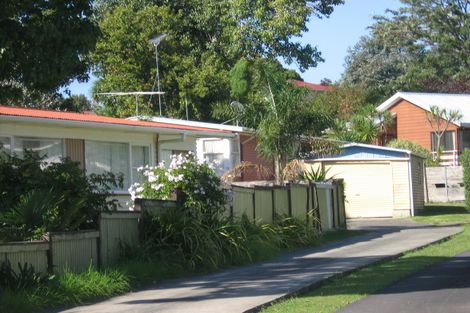 Photo of property in 1/75 Weldene Avenue, Glenfield, Auckland, 0629