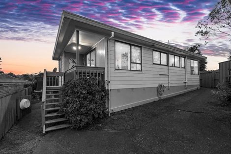Photo of property in 2/239 Waitemata Drive, Ranui, Auckland, 0612