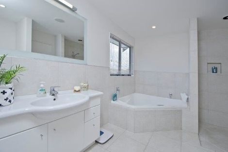 Photo of property in 1 Tay Street, Mount Maunganui, 3116