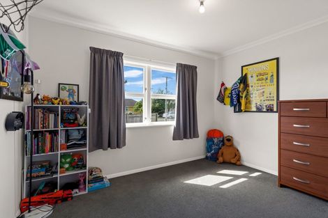 Photo of property in 16 Bledisloe Street, Levin, 5510