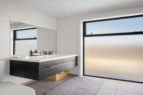 Photo of property in 2 The Heights Avenue, Wanaka, 9305