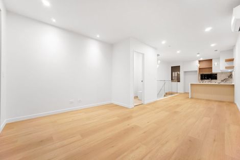 Photo of property in 10 Puihi Crescent, Massey, 0614