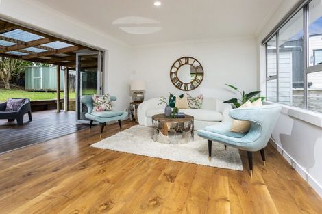 Photo of property in 22 St Catherine Crescent, West Harbour, Auckland, 0618