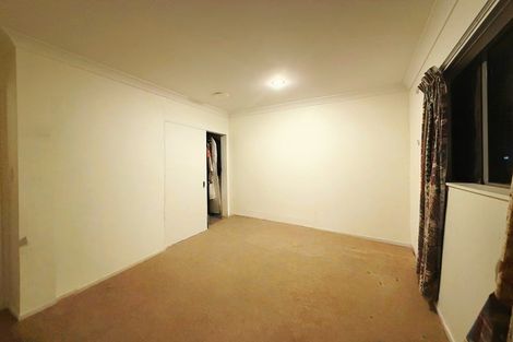 Photo of property in 33 Midhurst Avenue, Henderson, Auckland, 0612