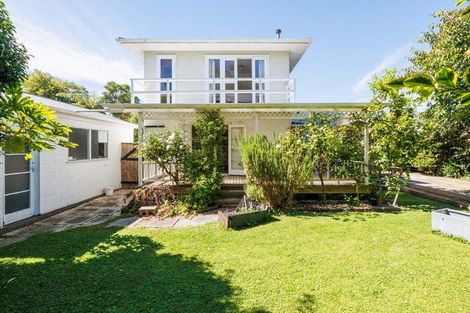 Photo of property in 76 Ruamahanga Crescent, Terrace End, Palmerston North, 4410