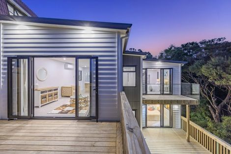 Photo of property in 254a Whangaparaoa Road, Red Beach, 0932