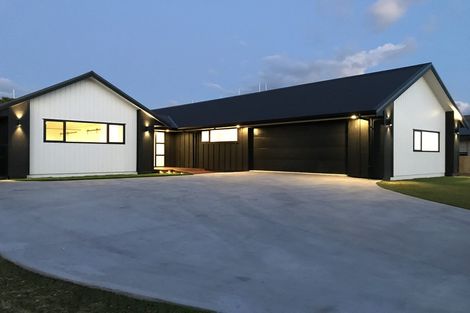 Photo of property in 11 Hamon Place, Pukehangi, Rotorua, 3015