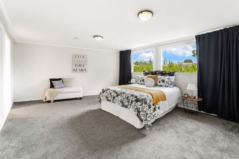 Photo of property in 23a Riserra Drive, Ranui, Auckland, 0612