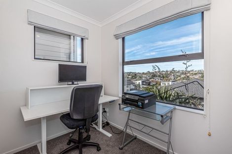 Photo of property in 16 Westerley Place, Long Bay, Auckland, 0630