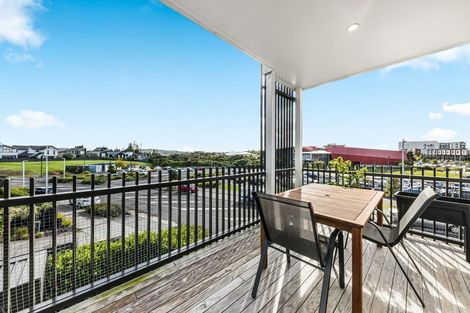 Photo of property in 32 Raranga Lane, Hobsonville, Auckland, 0616