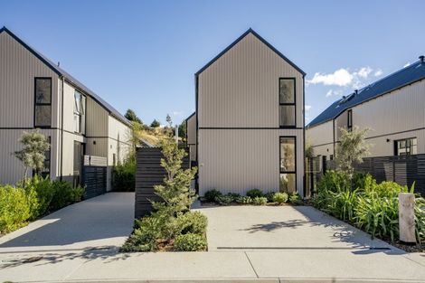 Photo of property in 39 Casterway Crescent, Jacks Point, 9371