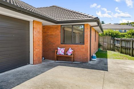 Photo of property in 70 South Kensington Way, Henderson, Auckland, 0612