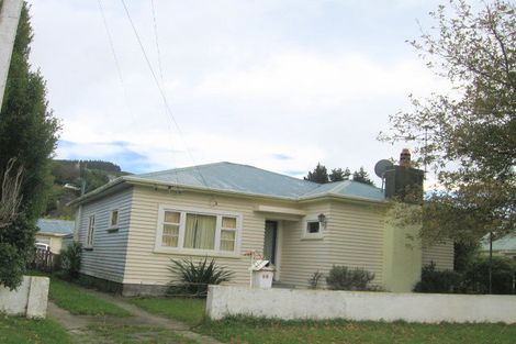Photo of property in 69 Oxford Street, Tawa, Wellington, 5028