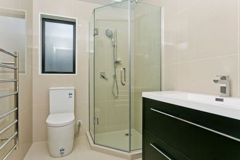 Photo of property in 62a Verran Road, Birkdale, Auckland, 0626