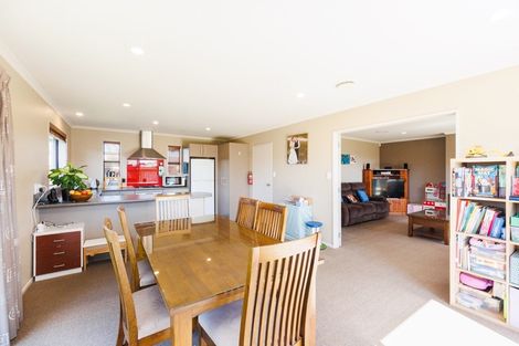 Photo of property in 14 Orlando Way, Kelvin Grove, Palmerston North, 4414