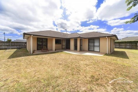 Photo of property in 15 Feeny Crescent, East Tamaki, Auckland, 2013