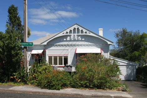 Photo of property in 18 Maunganui Road, Birkenhead, Auckland, 0626