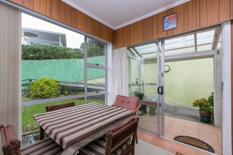 Photo of property in 3 Findlay Street, Moturoa, New Plymouth, 4310