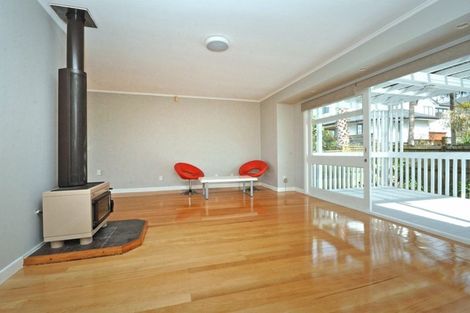 Photo of property in 20a Corunna Road, Milford, Auckland, 0620