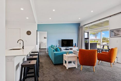 Photo of property in 4 Pinedale Crescent, Riversdale Beach, Masterton, 5872