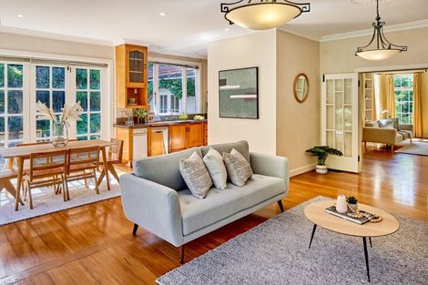 Photo of property in 2 Dillon Street, Lowry Bay, Lower Hutt, 5013