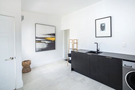 Photo of property in 250 Main Street, Greytown, 5712