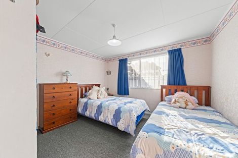 Photo of property in 1 Airedale Place, Waitara, 4320