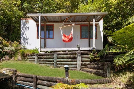 Photo of property in 19 Tombleson Road, Lake Rotoma, Rotorua, 3074