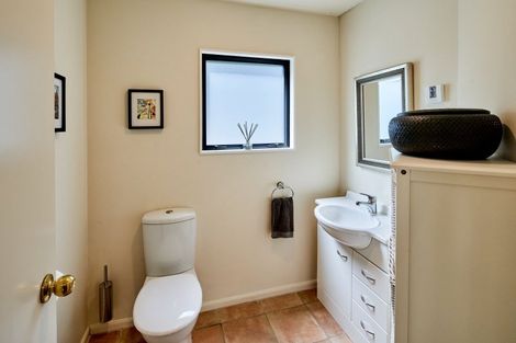 Photo of property in 2/139 Knights Road, Hutt Central, Lower Hutt, 5010