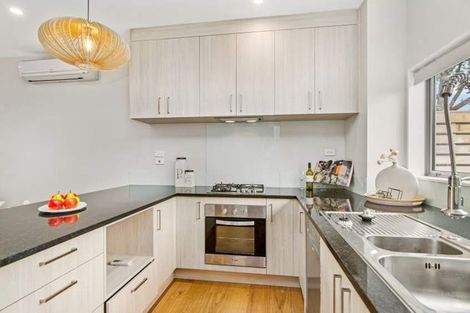 Photo of property in 1/147 Albany Highway, Unsworth Heights, Auckland, 0632