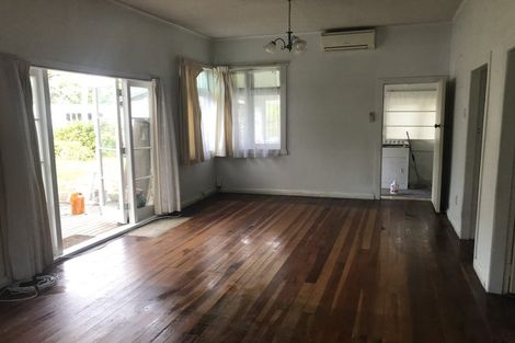 Photo of property in 233 Portage Road, Green Bay, Auckland, 0604