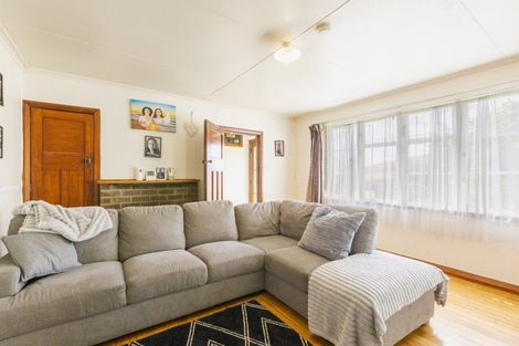 Photo of property in 16 Great North Road, Waipawa, 4210