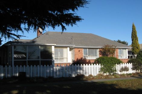 Photo of property in 2/1 Gregory Avenue, Islington, Christchurch, 8042