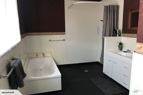 Photo of property in 4 Cambridge Street, Levin, 5510