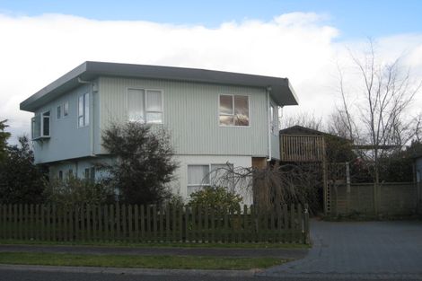 Photo of property in 2 Pokaka Crescent, Wharewaka, Taupo, 3330