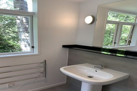 Photo of property in 44 Island Bay Road, Beach Haven, Auckland, 0626