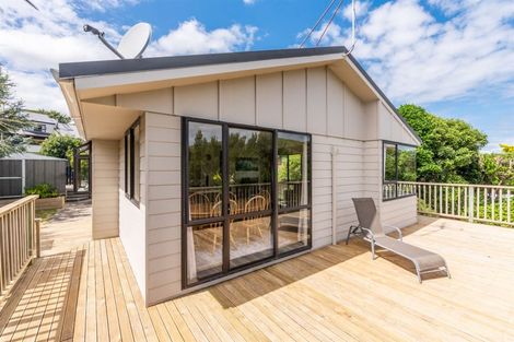 Photo of property in 15 Puketai Place, Pukerua Bay, 5026