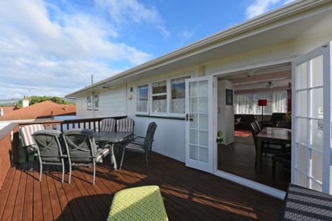 Photo of property in 42a Kowhai Avenue, Ebdentown, Upper Hutt, 5018