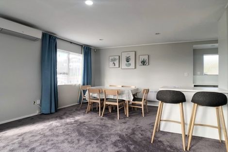 Photo of property in 2/3 Sevilla Place, Unsworth Heights, Auckland, 0632
