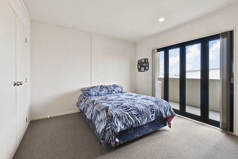 Photo of property in 6/11 Jack Conway Avenue, Manukau, Auckland, 2104