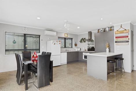 Photo of property in 1321a Papamoa Beach Road, Papamoa Beach, Papamoa, 3118