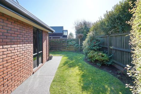 Photo of property in 2/112 Memorial Avenue, Burnside, Christchurch, 8053