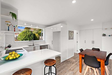 Photo of property in 31 Humphrey Kemp Avenue, Henderson, Auckland, 0612