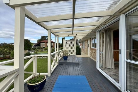 Photo of property in 107 Bleakhouse Road, Mellons Bay, Auckland, 2014