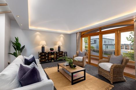 Photo of property in 32 Dyers Pass Road, Cashmere, Christchurch, 8022