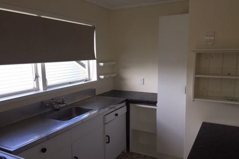 Photo of property in 2/24 Bell Street, Tawa, Wellington, 5028