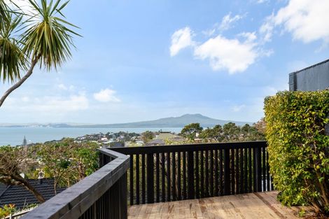 Photo of property in 3/433a East Coast Road, Mairangi Bay, Auckland, 0630