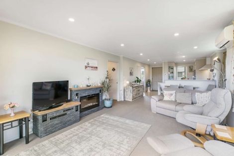 Photo of property in 56 Carrington Drive, Papamoa Beach, Papamoa, 3118
