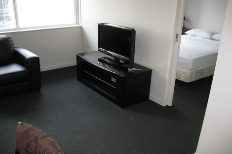 Photo of property in Terrace Tower Apartments, 4a/126 The Terrace, Wellington Central, Wellington, 6011